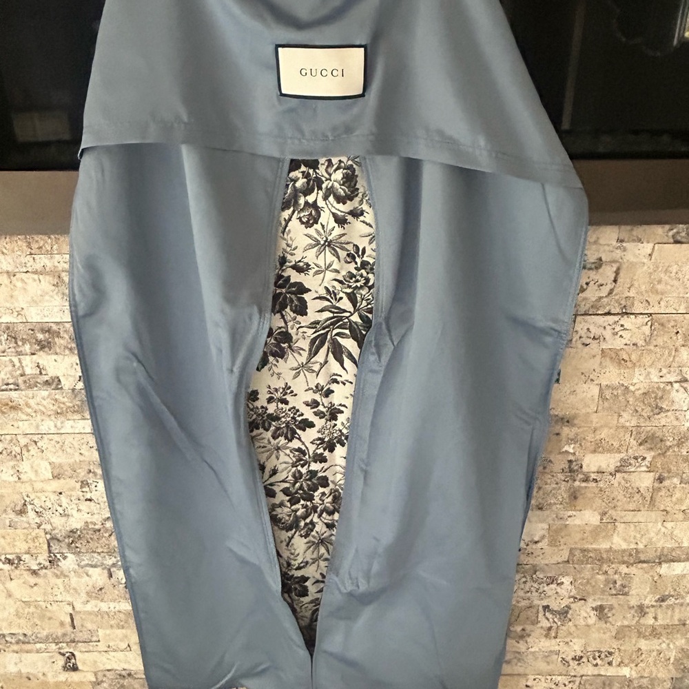 4  Authentic Large  Gucci Blue Satin Hanging Travel Garment Bags 46.5 X 24.5 - Picture 2 of 7